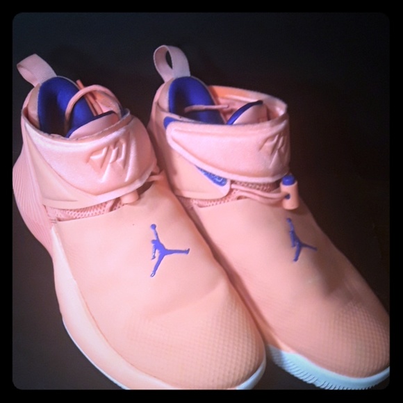 peach color jordans